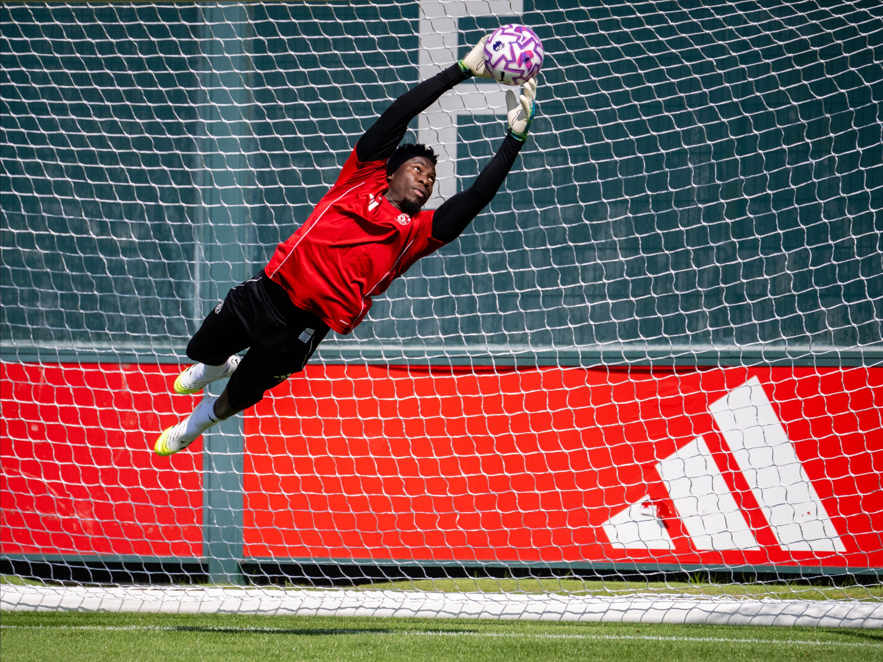 特拉福德球, cn, cn 特拉福德球, cn, cn