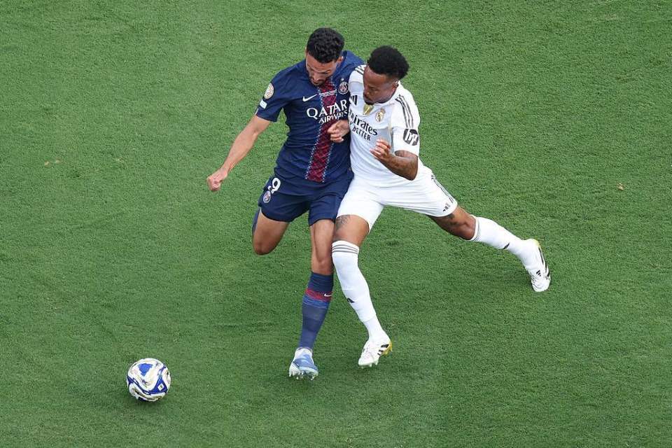 被低价卖给, 上赛季一度, bt